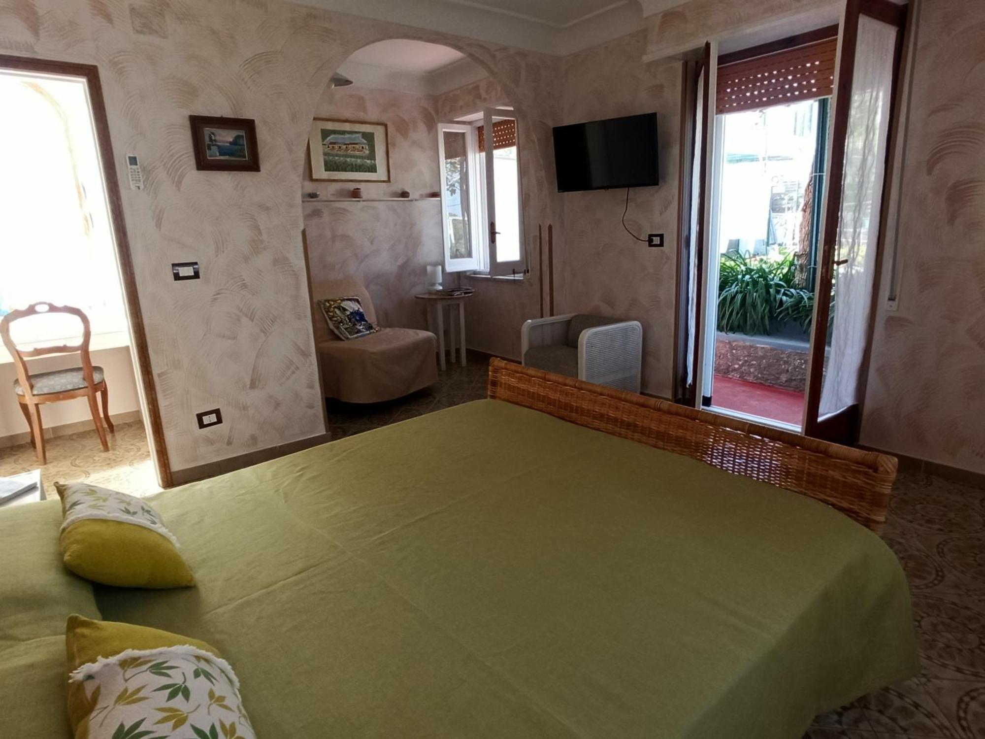 Villa Dei Fiori B&B Капри Экстерьер фото